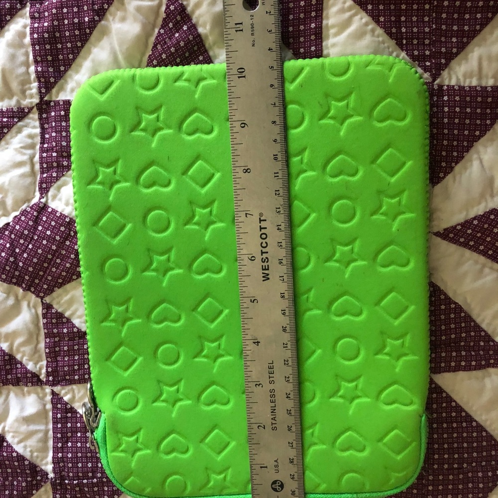 Tablet sleeve neon green So brand